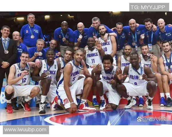 伯尔尼青年队迎战曼联队双方实力对决引发球迷热议